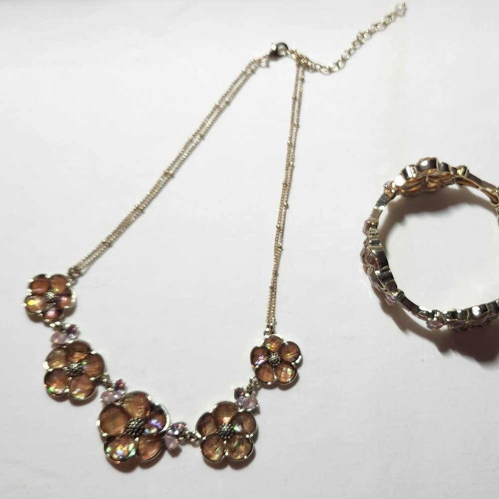 THREE FOR $20 Floral necklace & bracelet set pink & gold tone EUC